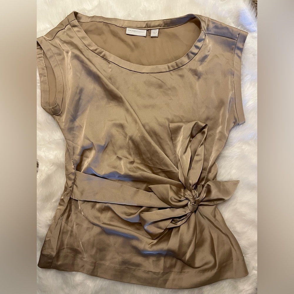 New York and Company Short Sleeve Tie Front Shirt